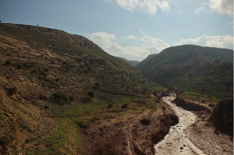 Figure 5: The Wadi Derna is a narrow river valley in the Jebel Akhdar mountains. It remains dry most of the year. After the dams collapsed, water rushed through the confined valley before ultimately colliding with the city of Derna at the coast (Elsadawie, 2011)