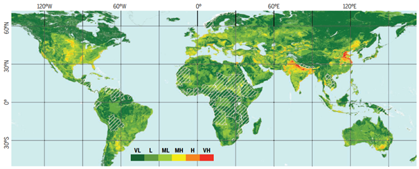 Figure 4 : Carte de l'affaissement global potentiel. L'échelle de couleur indique les intervalles de probabilité classés de très faible (VL) à très élevé (VH). Les polygones blancs hachurés indiquent les pays où les données sur les eaux souterraines ne sont pas disponibles, et l'affaissement potentiel ne comprend que des informations sur la susceptibilité (Herrera-García et al. 2021).