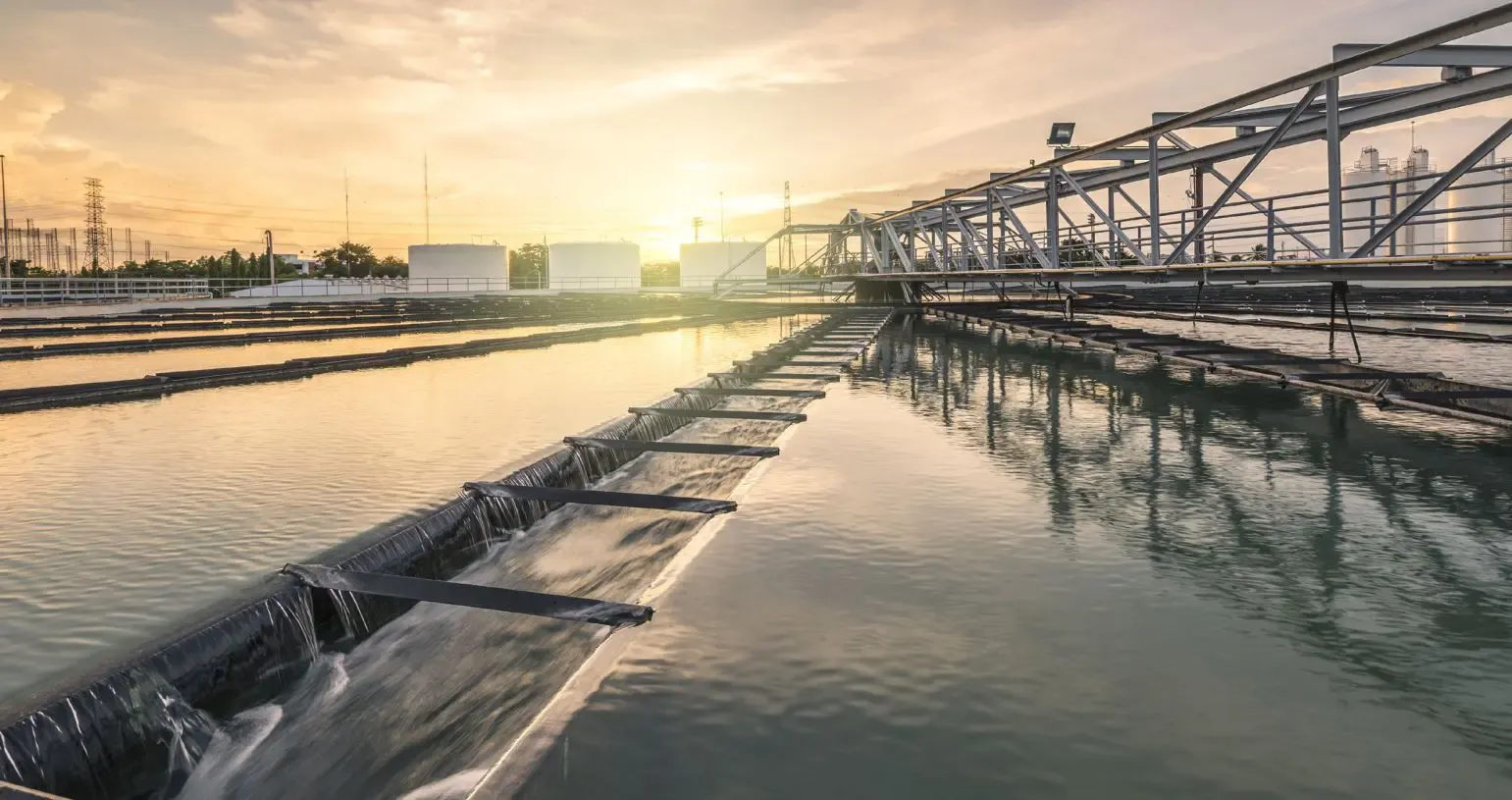 Unpacking freshwater’s role: Climate mitigation measures in drinking water and sanitation services (Webinar)